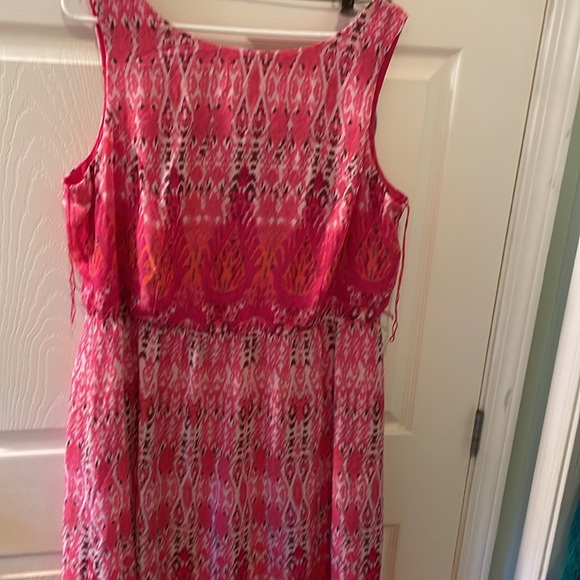 Dress Barn Dresses & Skirts - dress barn 18 W diamond pinks ,burgundy , dress